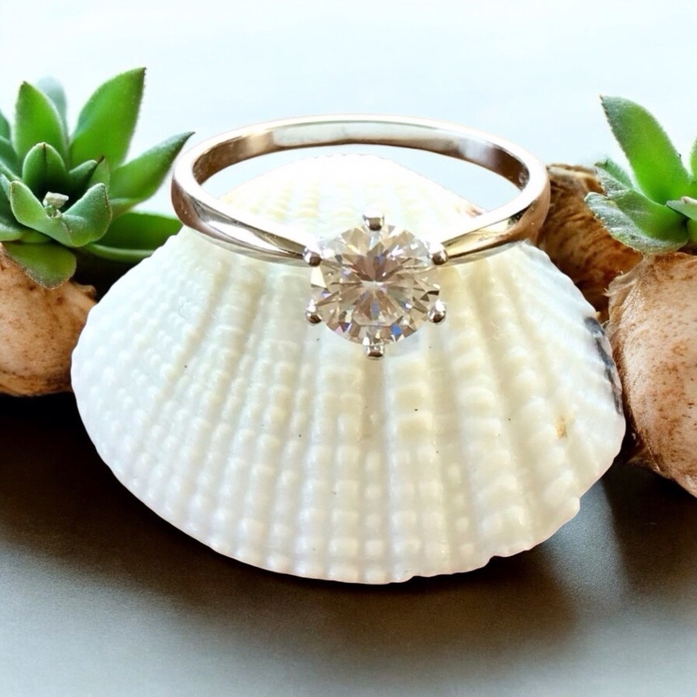 🆕 1CT .925 Silver Moissanite Ring Size 9